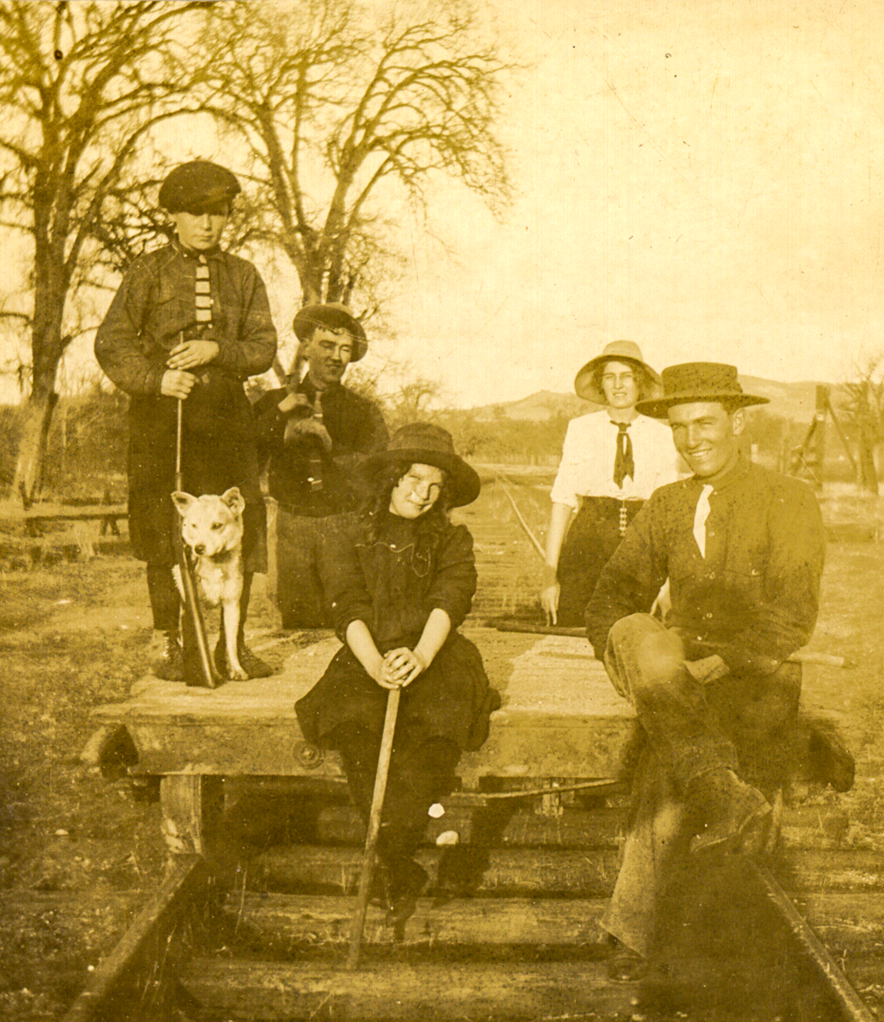 Rowe Children and Mother Photo of Rowe children and their mother
